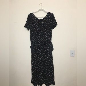 Vintage Jeffrey and Dara by Linda Hutley Flowy Black Floral Jumpsuit w/ Pockets